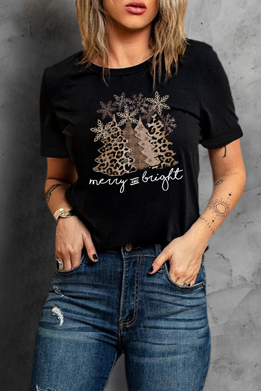 White Leopard Christmas Tree Heat Transfer Printing Crew Neck Graphic Tee